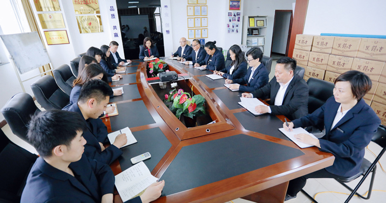 公司擁有一支素質(zhì)好、技術(shù)精、專業(yè)齊全的精英團(tuán)隊(duì)